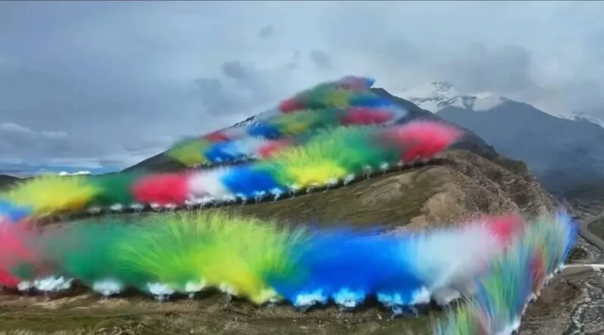 始祖鳥與蔡國強煙火秀稱環保  央視公開批評