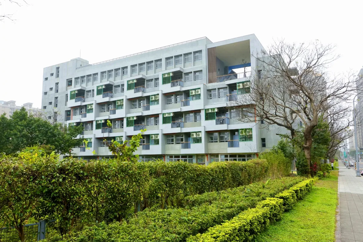 新北桃子腳國中小三期校舍啟用 5.3億打造綠建築校園