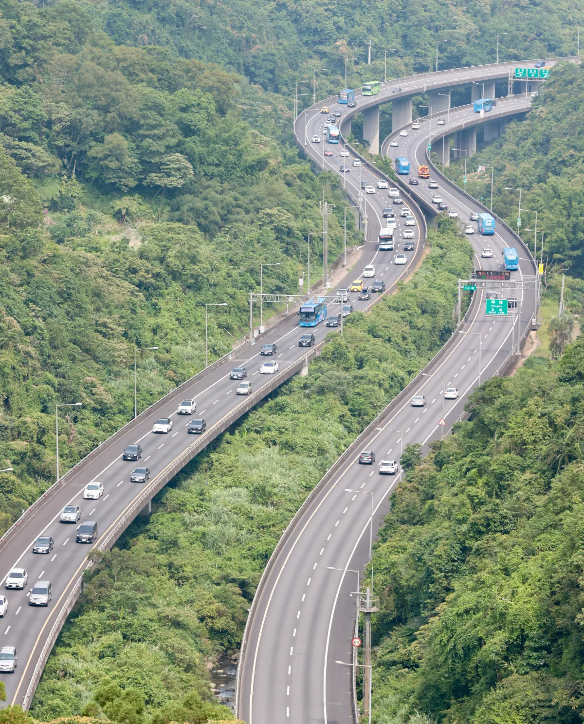 雪隧車流較同期增2成6 國1湖口至新竹車多壅塞