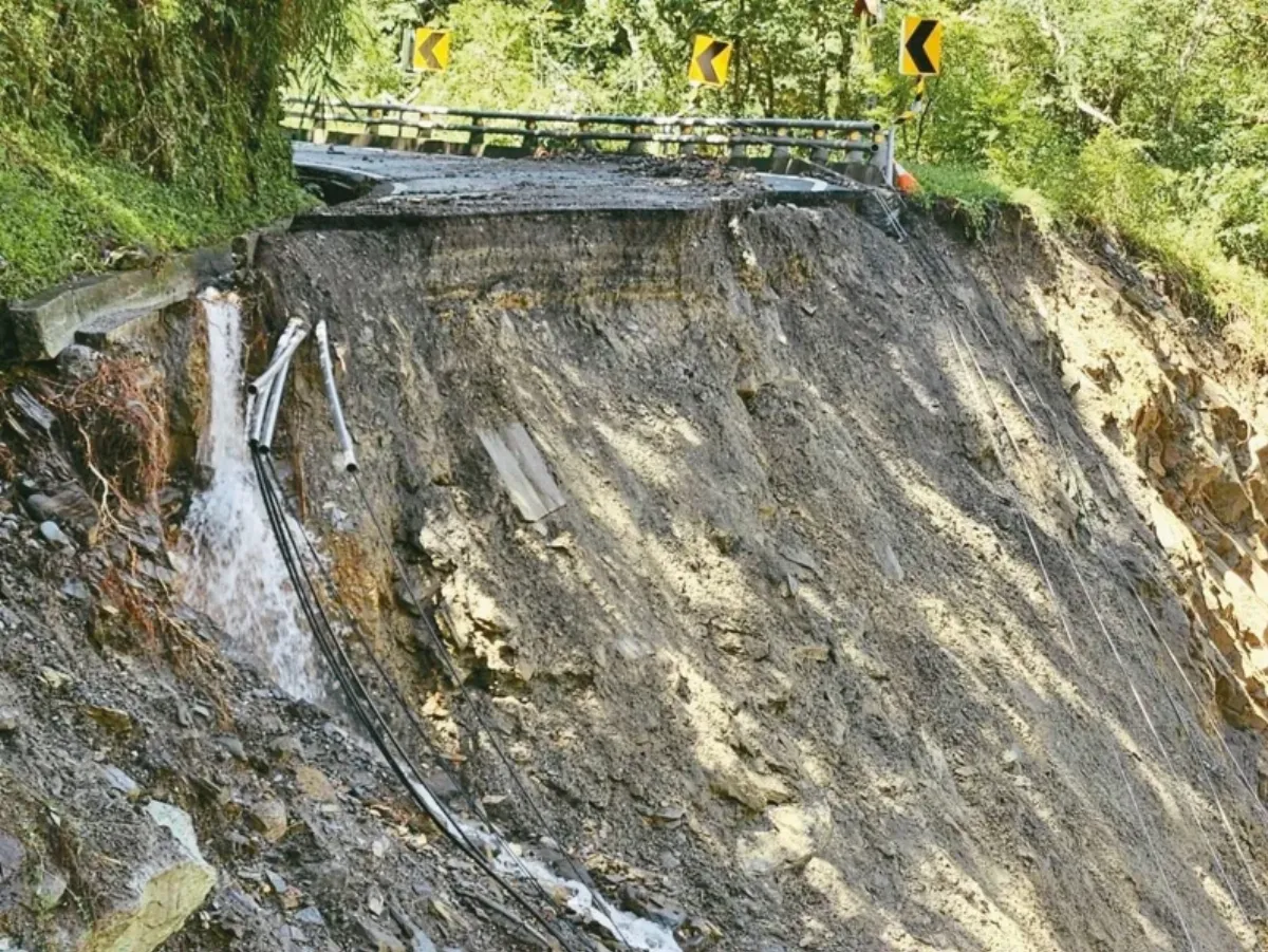 南橫公路中斷  台東霧鹿村、利稻村29日停班課