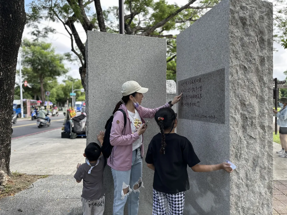 客家悅讀節 走讀蓮池潭文學步道讓詩徑留香 