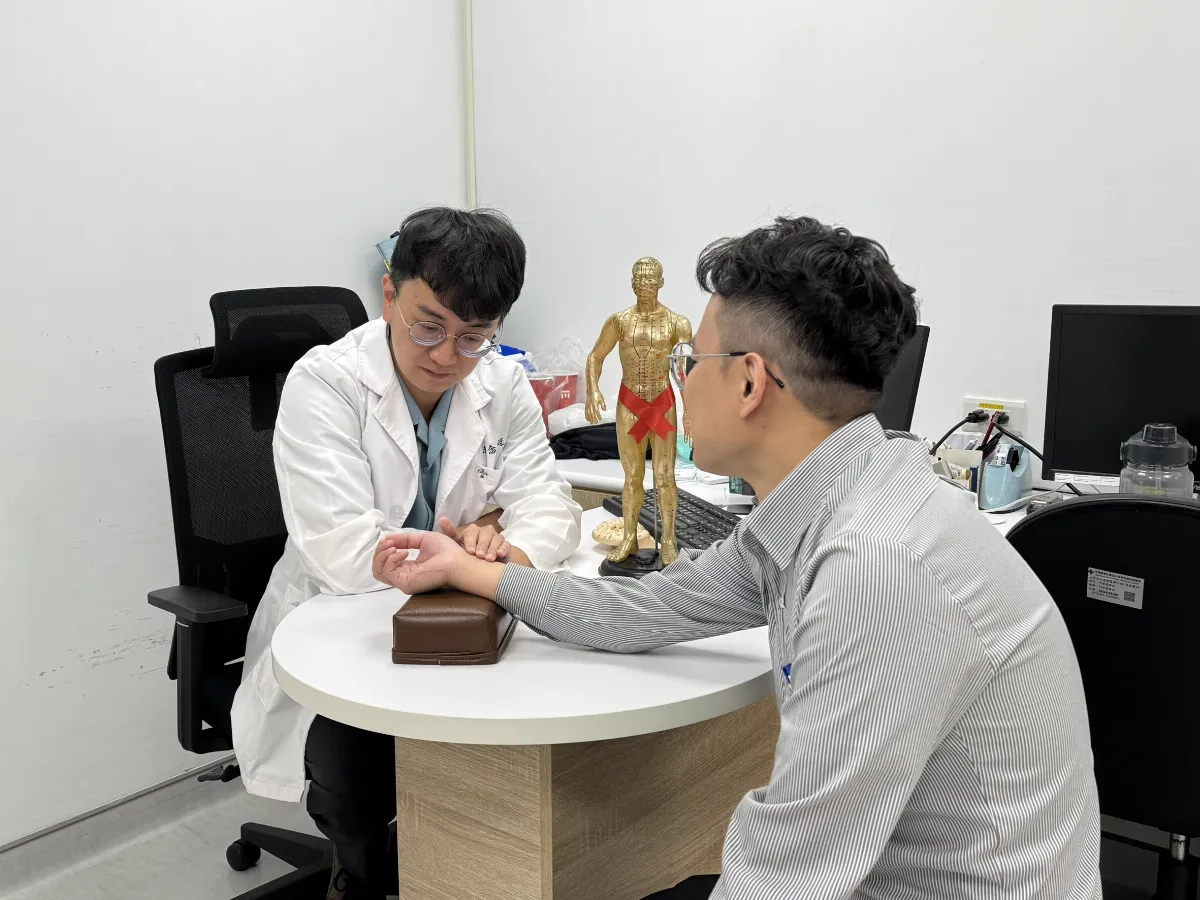 惱人的耳鳴導致失眠？ 中醫調理搭配針灸免煩惱