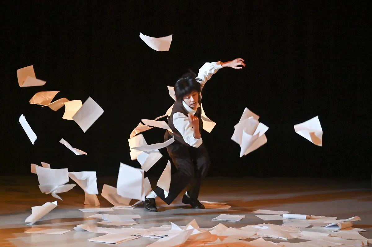 卡夫卡式荒謬化為舞蹈劇場 《有可能，但現在不行》台北登場