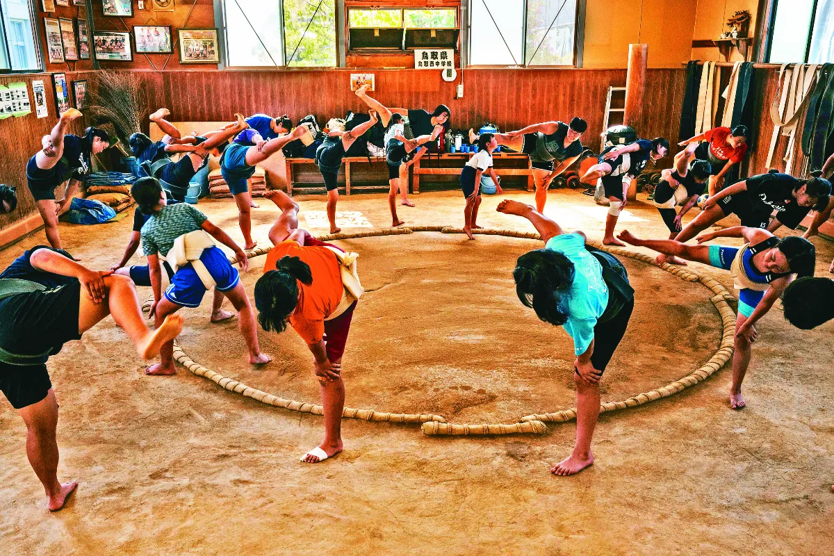 相撲女力士站上土俵 打破千年傳統