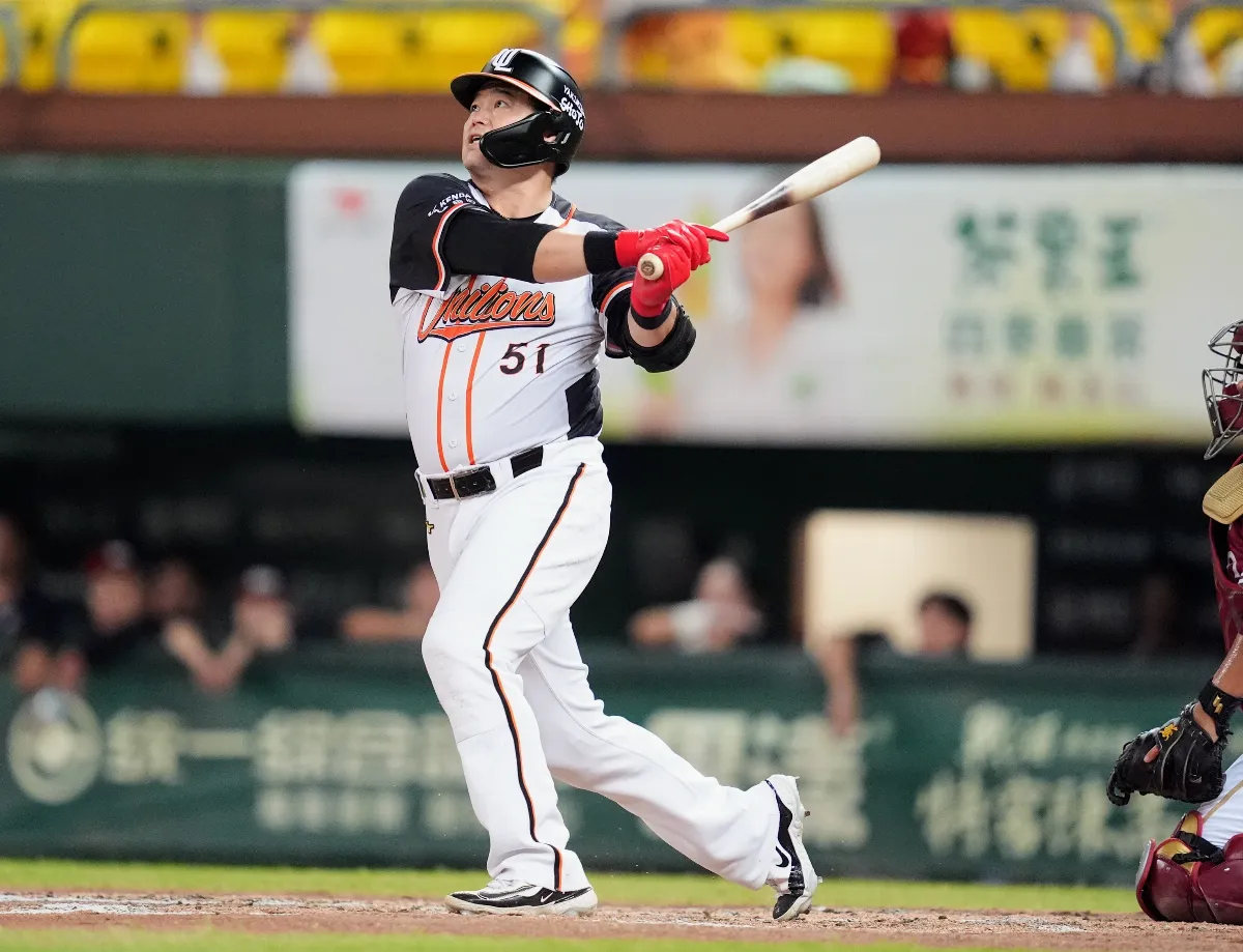 中職／加入林智勝行列 胡金龍生涯最終戰開轟