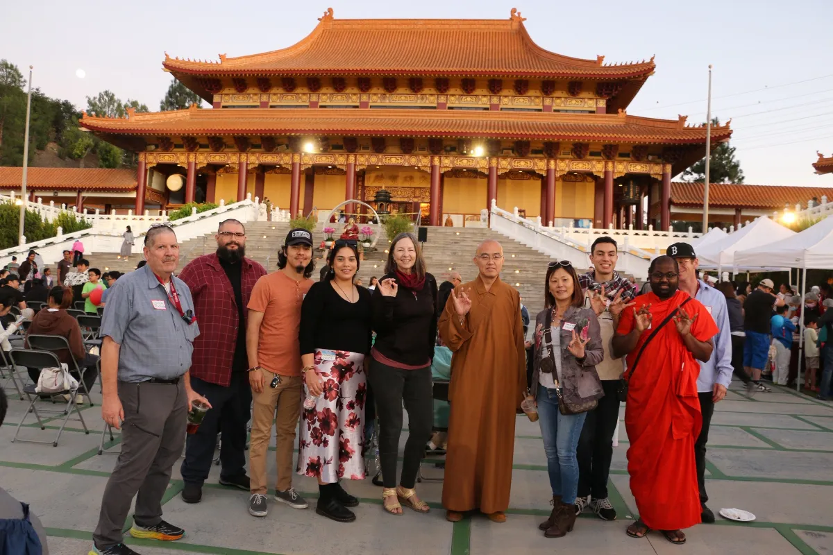 Hsi Lai Temple Celebrates Mid-Autumn Festival: Moonlight Shines with the Affinity of Buddha’s Light