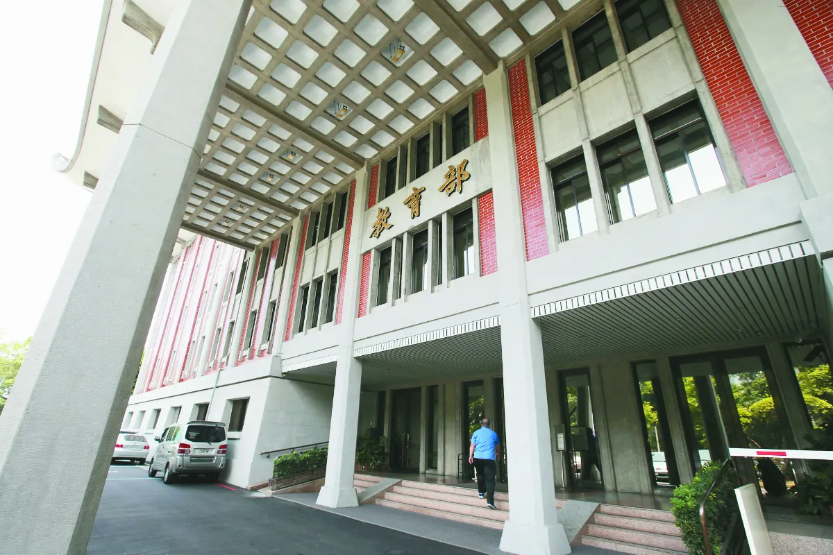 社論--避免再見清寒生的悲劇