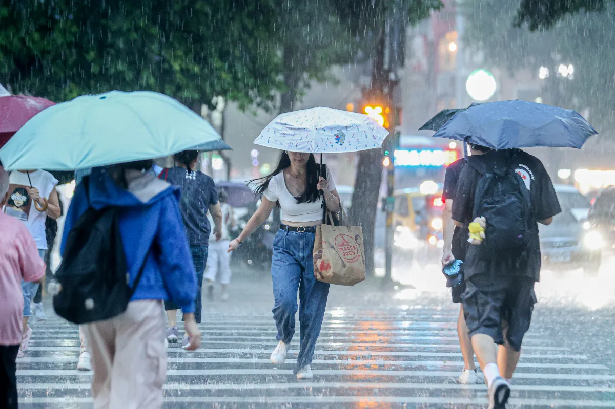 風神颱風共伴效應 北部、東部慎防強降雨