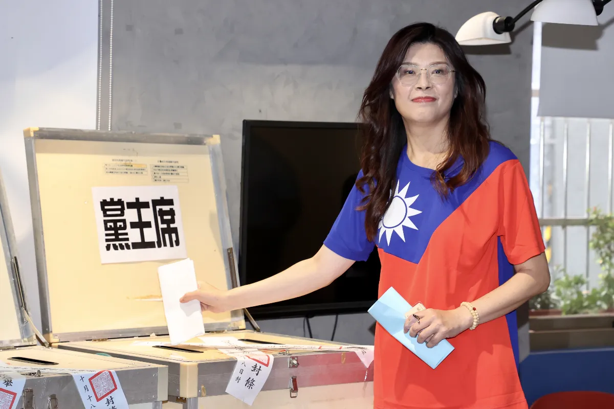 鄭麗文出身綠營 當選國民黨主席創奇蹟