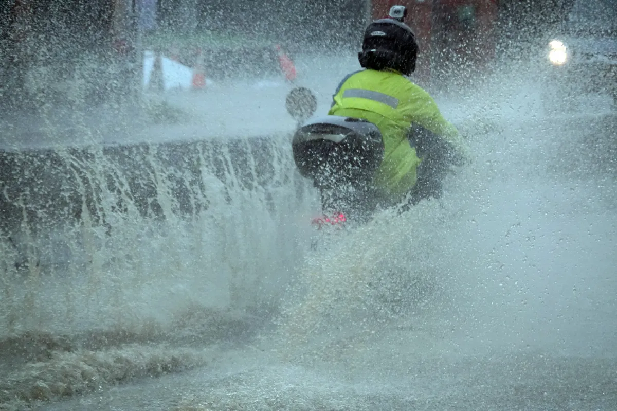變天了！氣象署3處發布豪雨特報 北宜山區防暴雨