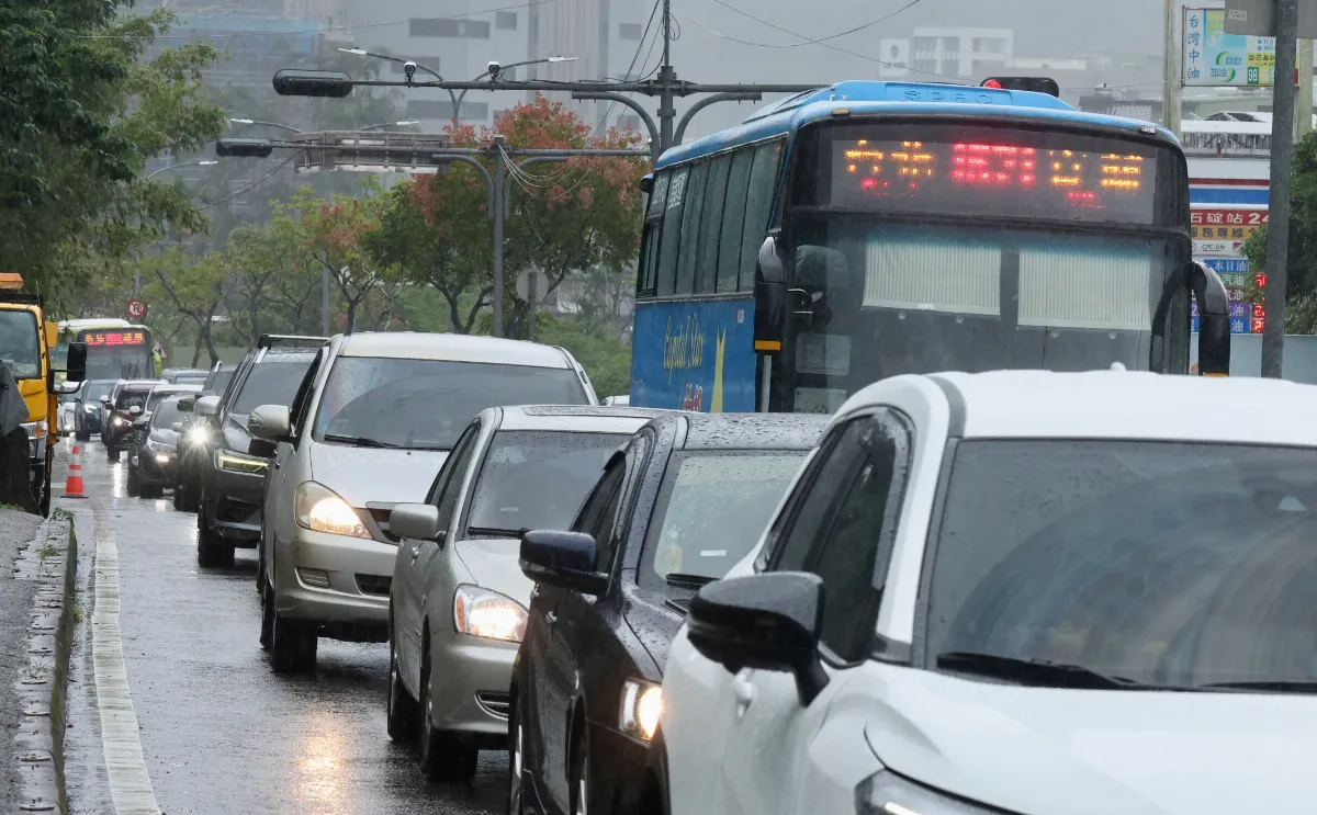 明天還要塞哪？公路局點名易堵交流道、景點路段