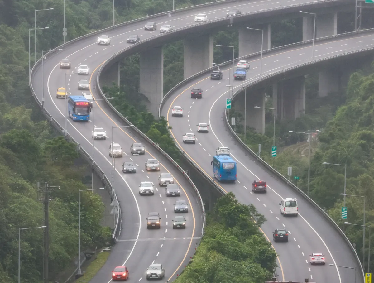 光復節連假壓軸收尾 國道車流較去年增加