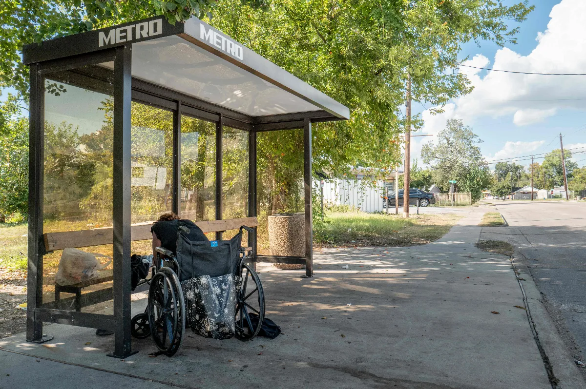 溫柔欺騙…「車不會來的公車站」避免失智者走失