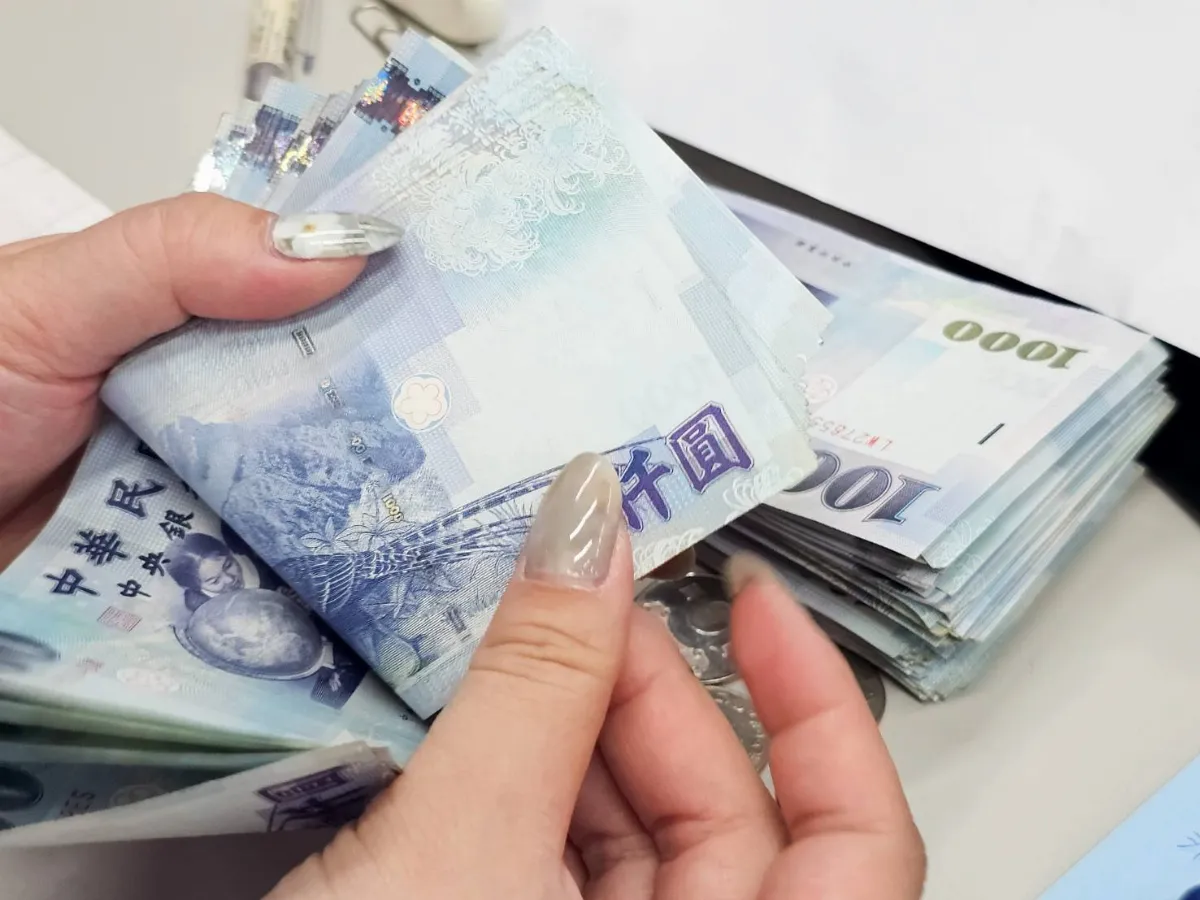 六成薪繳房貸沉重  上班族歎「繳完成仙」