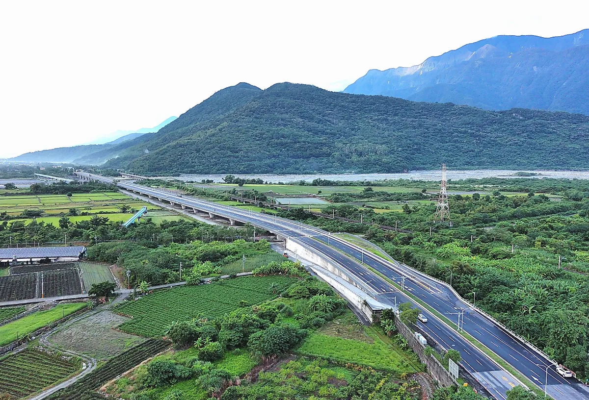 台9線木瓜溪橋改建歷時5年完工 增快車道、人行與自行車道