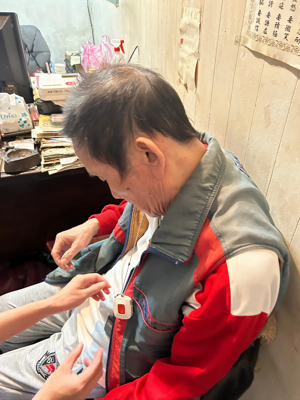 獨老安裝緊急求救鈴非救命神器 專家：後端共照網路更重要
