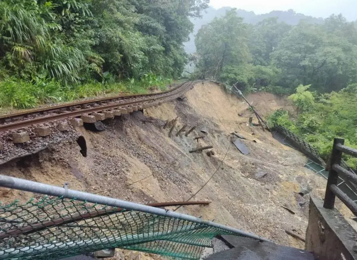 台鐵平溪線全區間明年1月底前停駛  瑞芳到菁桐採公路接駁