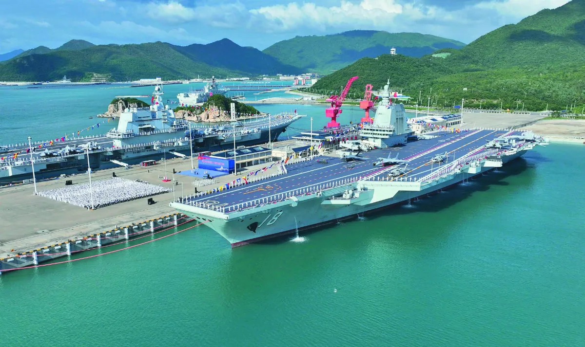 陸航母福建艦服役 首採電磁彈射