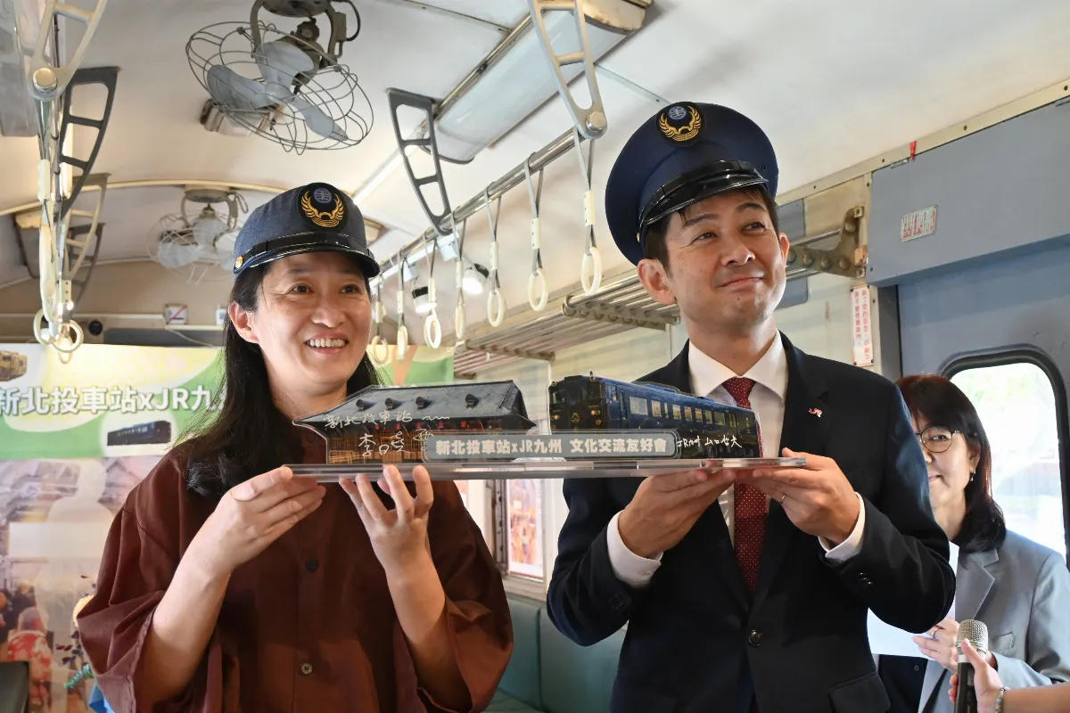 台日溫泉鐵道交流展 新北投車站藍皮車廂登場