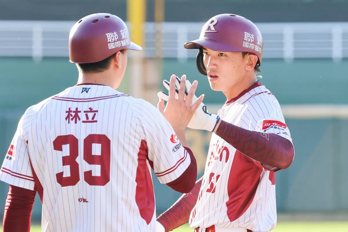 棒球／被桃猿長打能力驚豔到 李強喆對何品室融也有印象