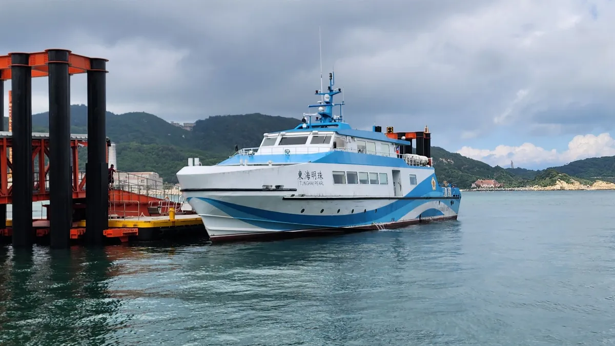 鳳凰颱風逼近 離島8航線、99航次停航 國內外航班取消35架次