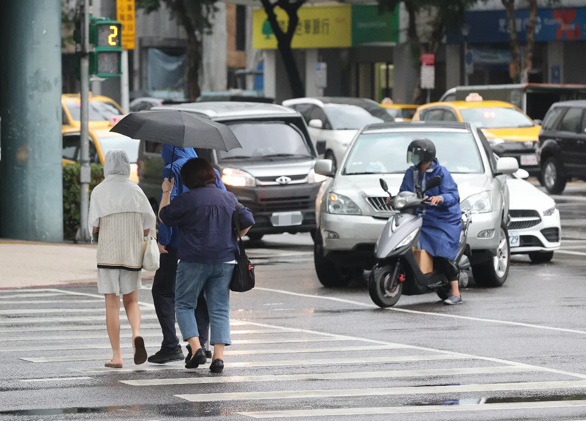 2026年5月上路 汽機車換照年齡下修至70歲