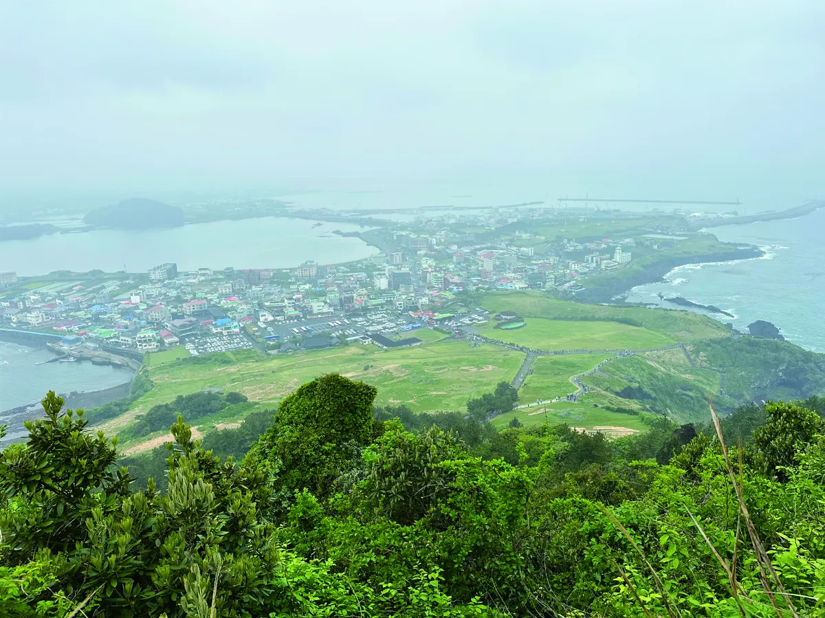 登上韓國最高峰漢拿山