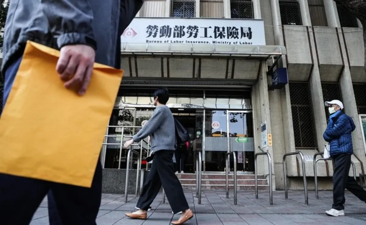 勞保老年年金平均請領年齡61.42歲 平均投保年資僅29.9年