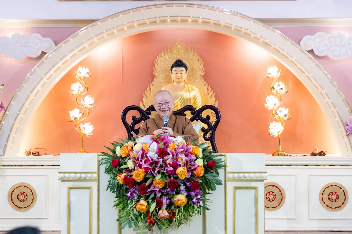 A Shift of Mind, a Light Revealed: Venerable Yi Kong Explores Avatamsaka’s Perspective Dependent Origination at Hsi Lai Temple