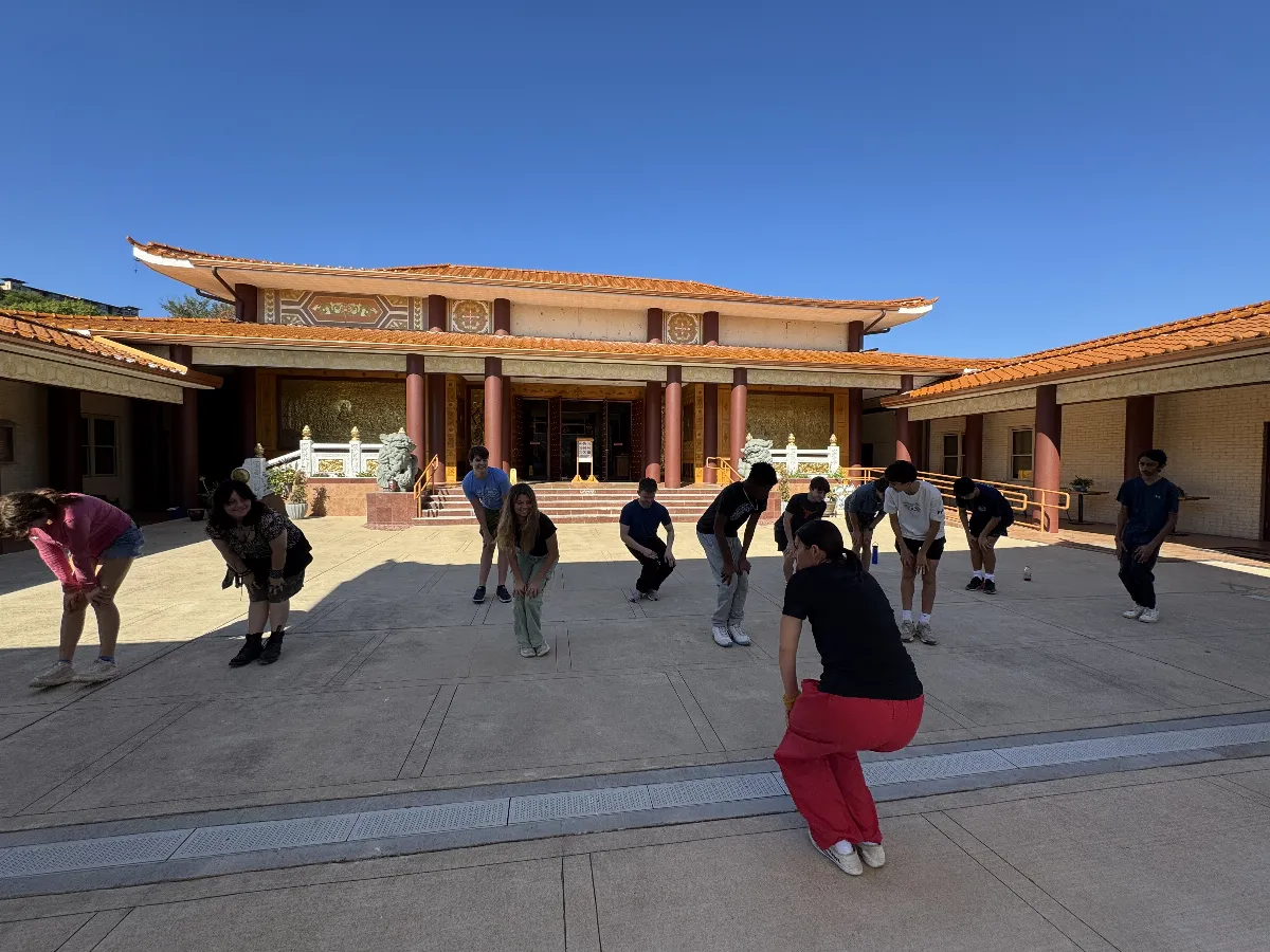 Visit to Xiangyun Temple by St. Andrew’s Episcopal School (U.S.)