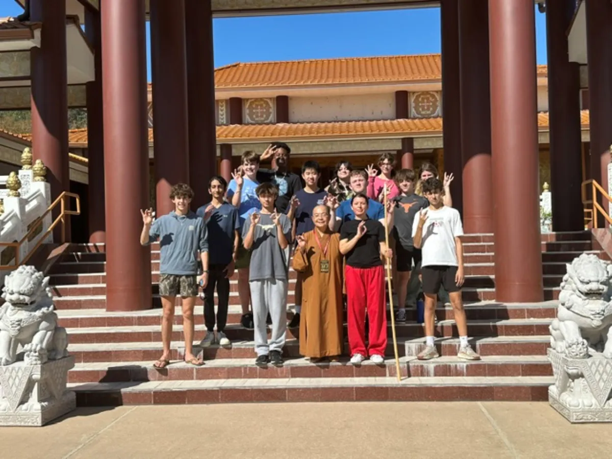 Visit to Xiangyun Temple by St. Andrew’s Episcopal School (U.S.)