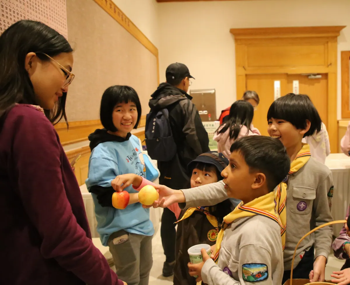 Toronto Buddha’s Light Scouts Observe “Apple Day”  - A Heartfelt Tribute of Gratitude and Goodness