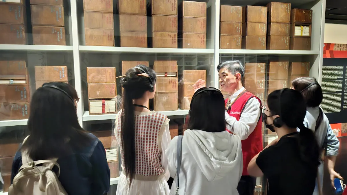 東吳通識中心攜手故宮開課 前進館內沉浸式文化學習