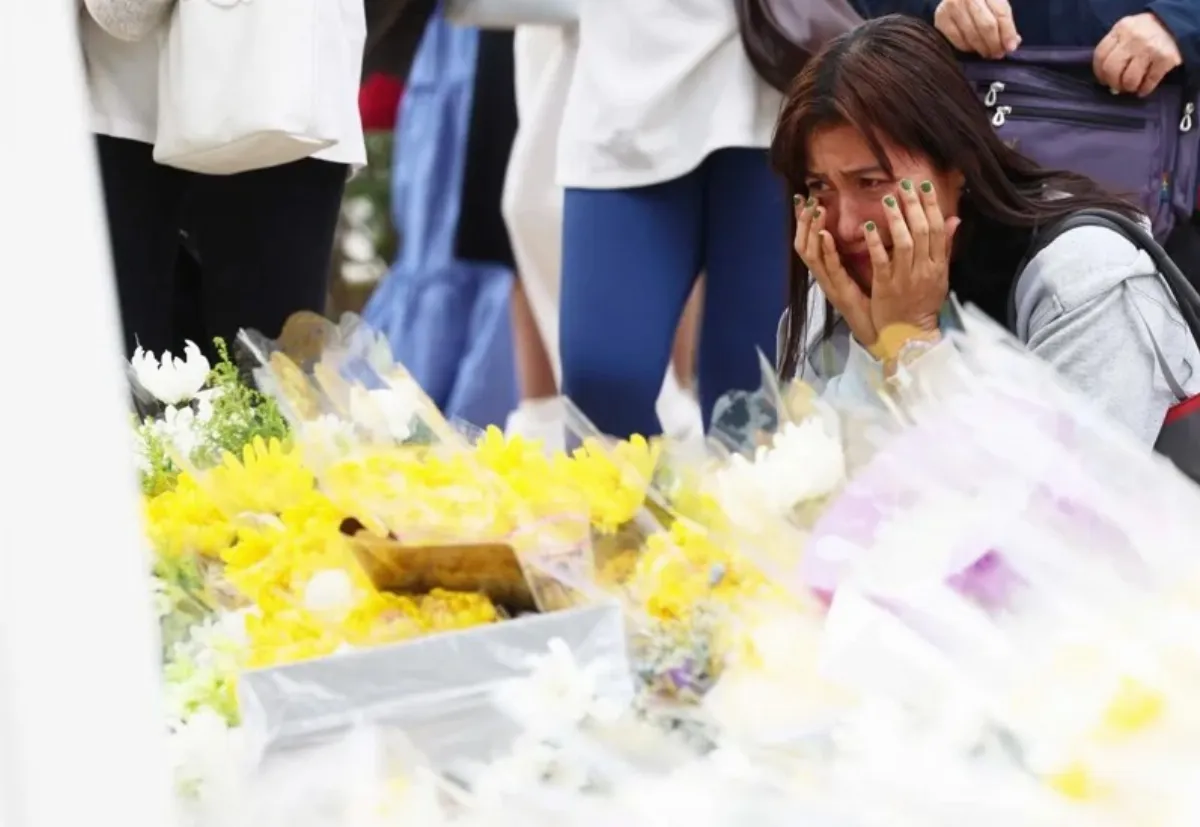 香港大火全城哀傷 大批港人悼念排長龍