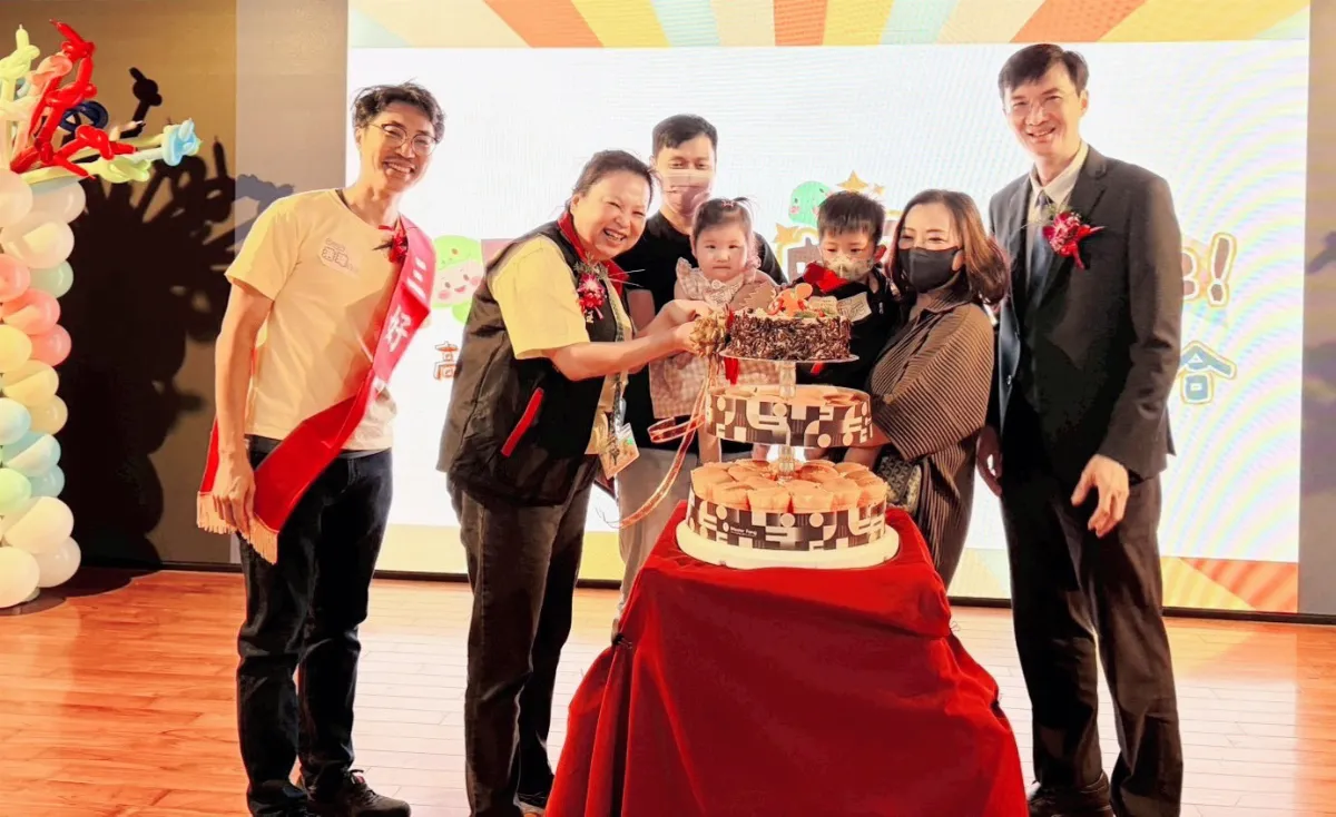 小腳丫大集合！ 70名巴掌仙子歡聚