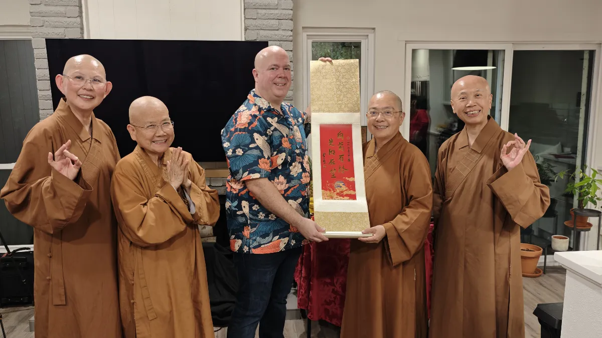 Xiang Yun Temple Holds House Blessing Ceremony for Fo Guang Member, Community Gathering Filled with Warmth – Wishing for Good Fortune
