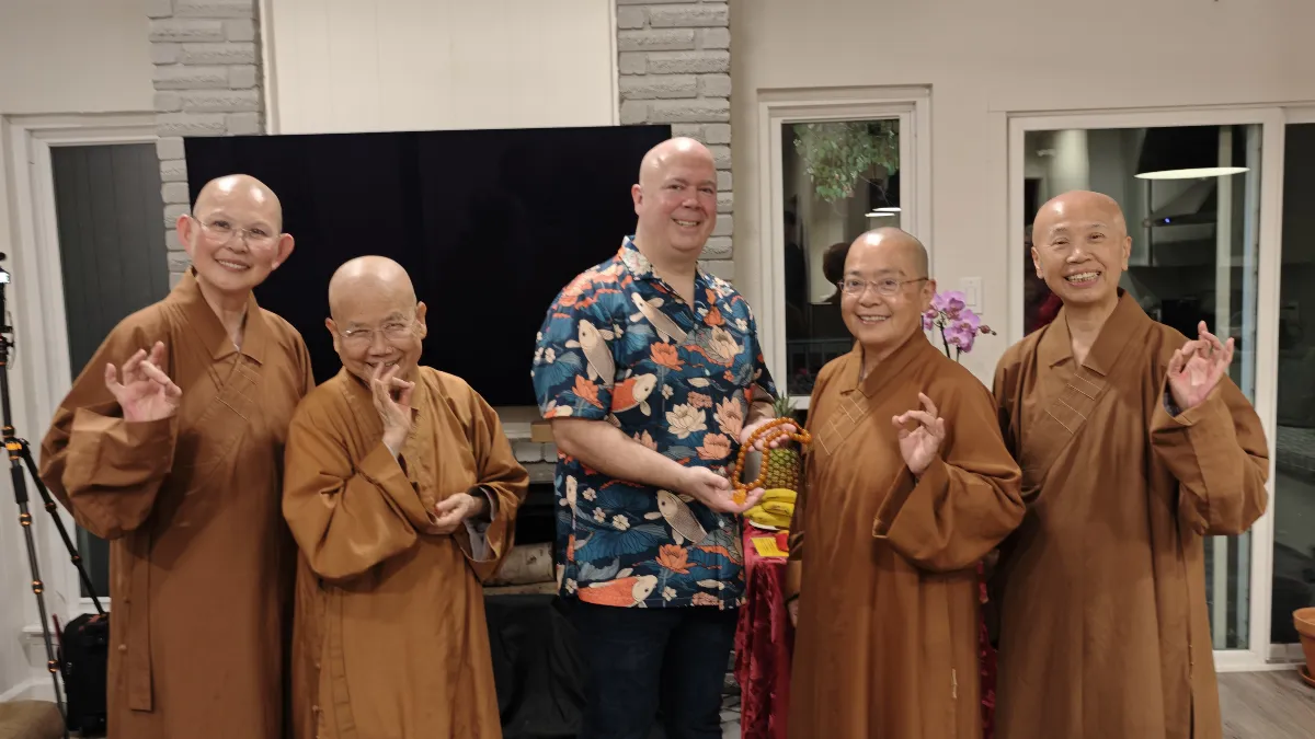 Xiang Yun Temple Holds House Blessing Ceremony for Fo Guang Member, Community Gathering Filled with Warmth – Wishing for Good Fortune