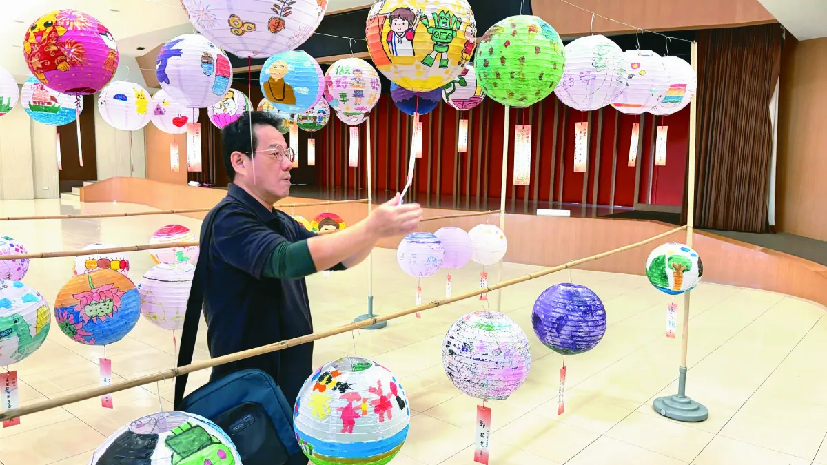 福國寺彩繪燈籠 祝福世界幸福平安