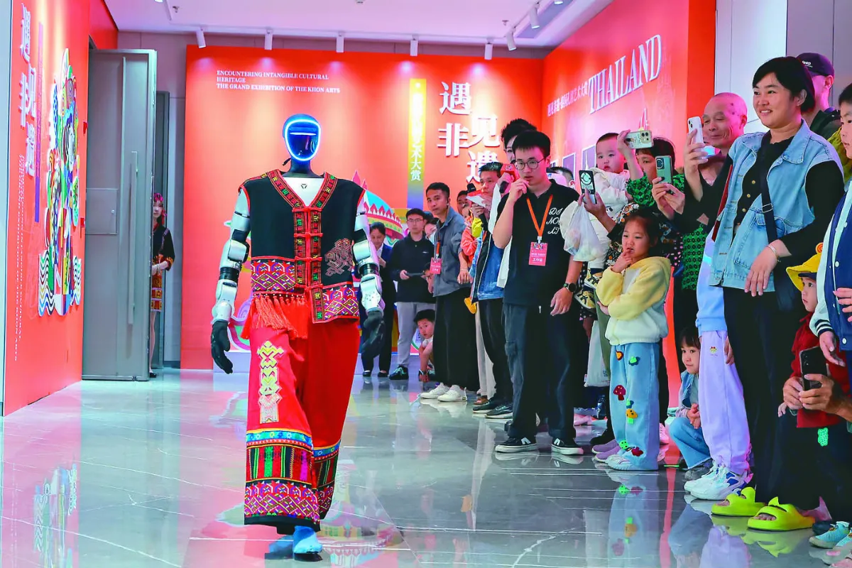 黃仁勳預言新職業：機器人裁縫師