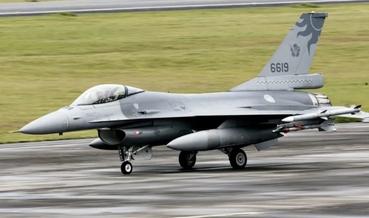 F-16飛行員大G昏迷急墜1萬4千呎 僚機呼叫驚險救回