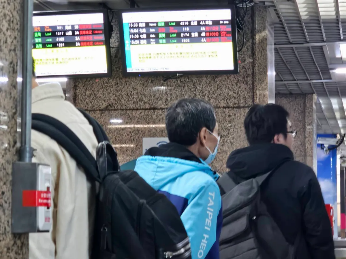 台鐵電力異常致大誤點 疑與前日施工觸碰集電弓有關