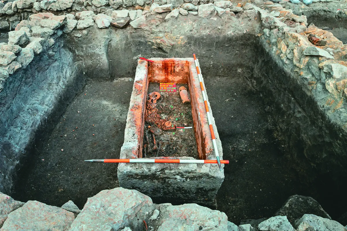 羅馬1700年石棺出土  熔鉛密封未遭盜