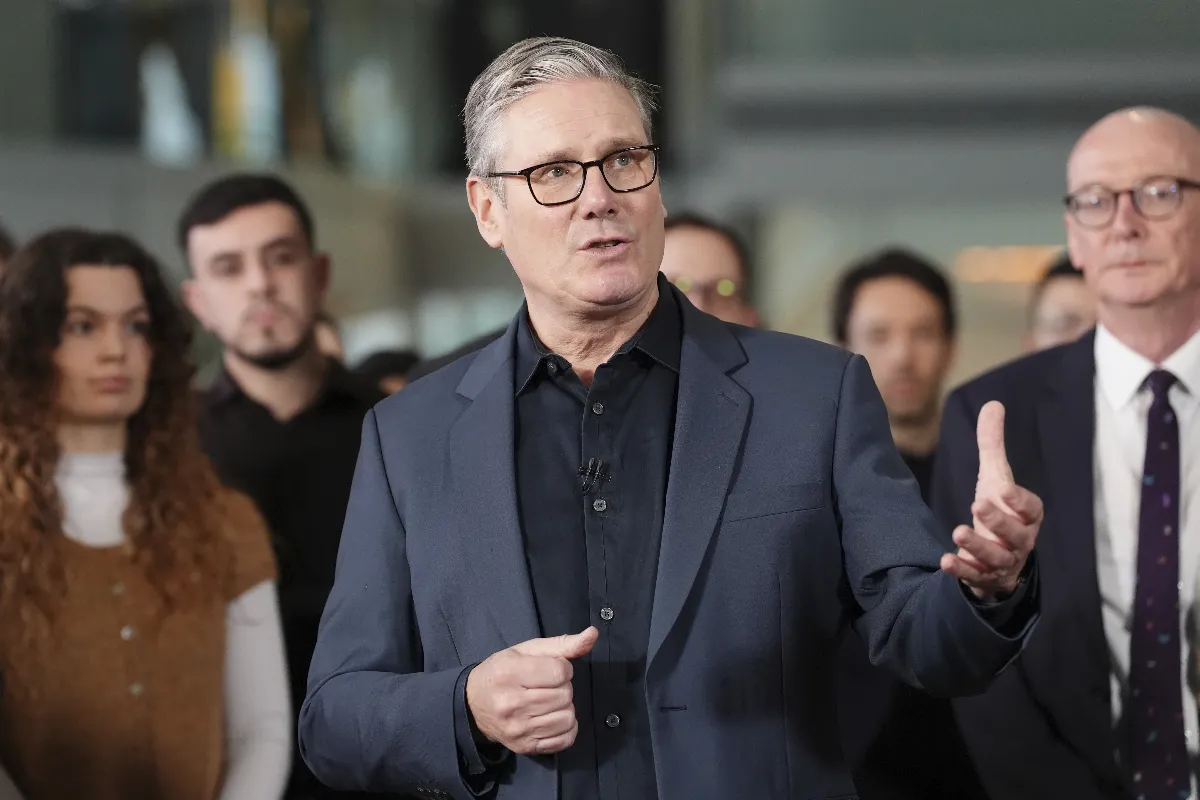 英國面臨超級流感威脅 首相施凱爾譴責醫師罷工行動