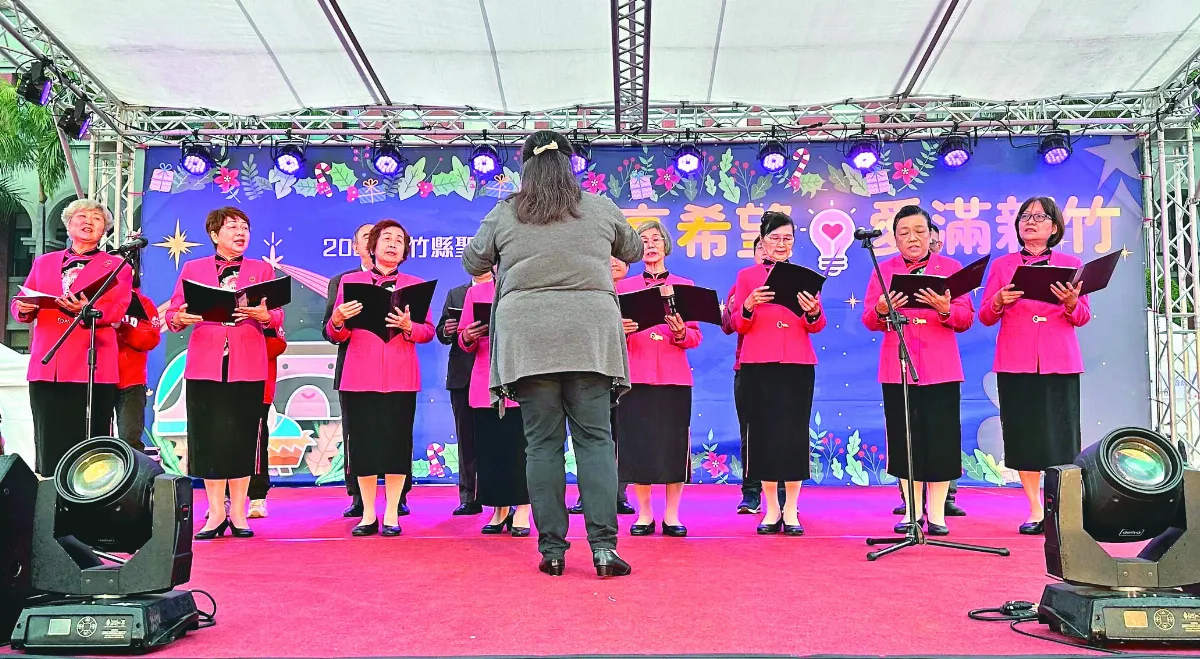 新竹縣祈福點燈 法寶寺共祈世界和平