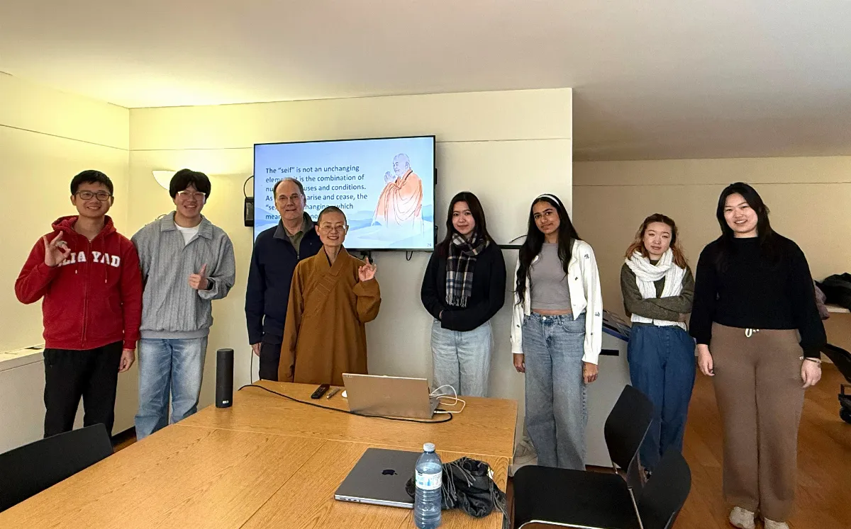 University of Toronto Buddha’s Light Club Hosts Seminar on Core Buddhist Teachings Venerable Zhi Guan of Fo Guang Shan Toronto Engages Students in Dialogue
