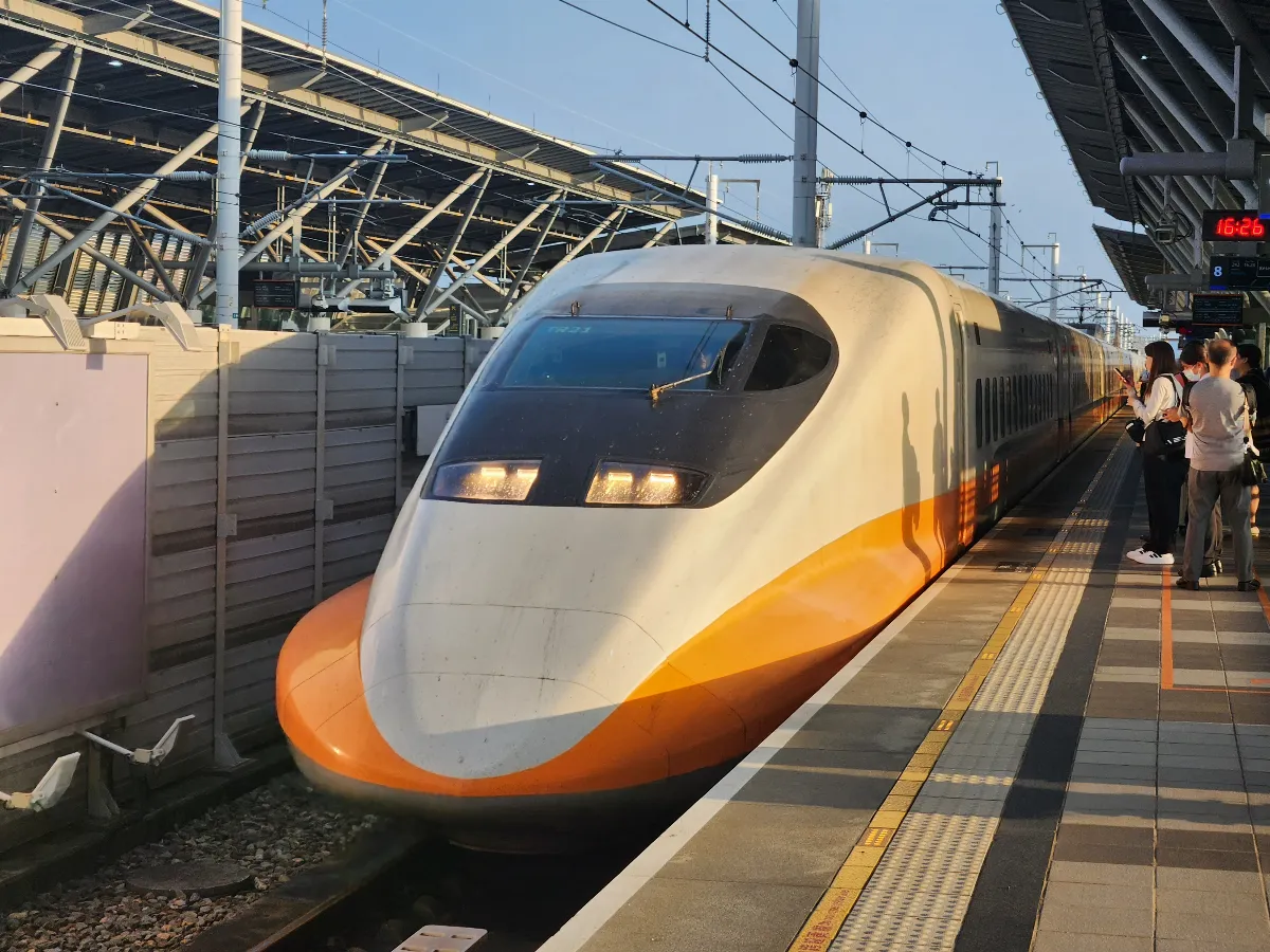 高鐵通訊異常肇因竣工圖與纜線不符 測試列車蓋板脫落不影響營運