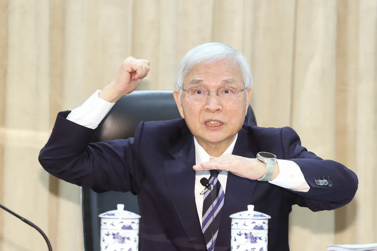 楊金龍再提「大象轉身」 房市管制還要走一段路