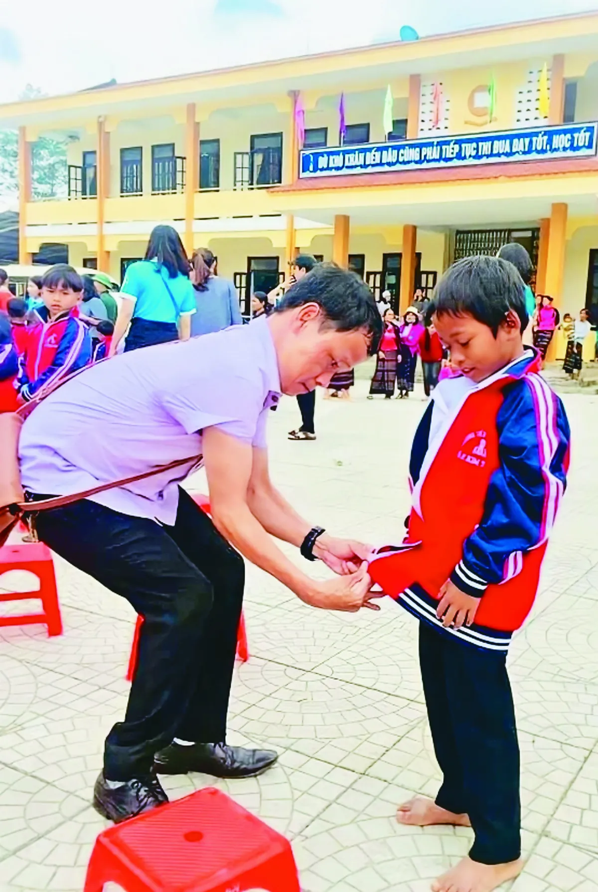 身障義工騎士 奔走偏鄉護弱勢