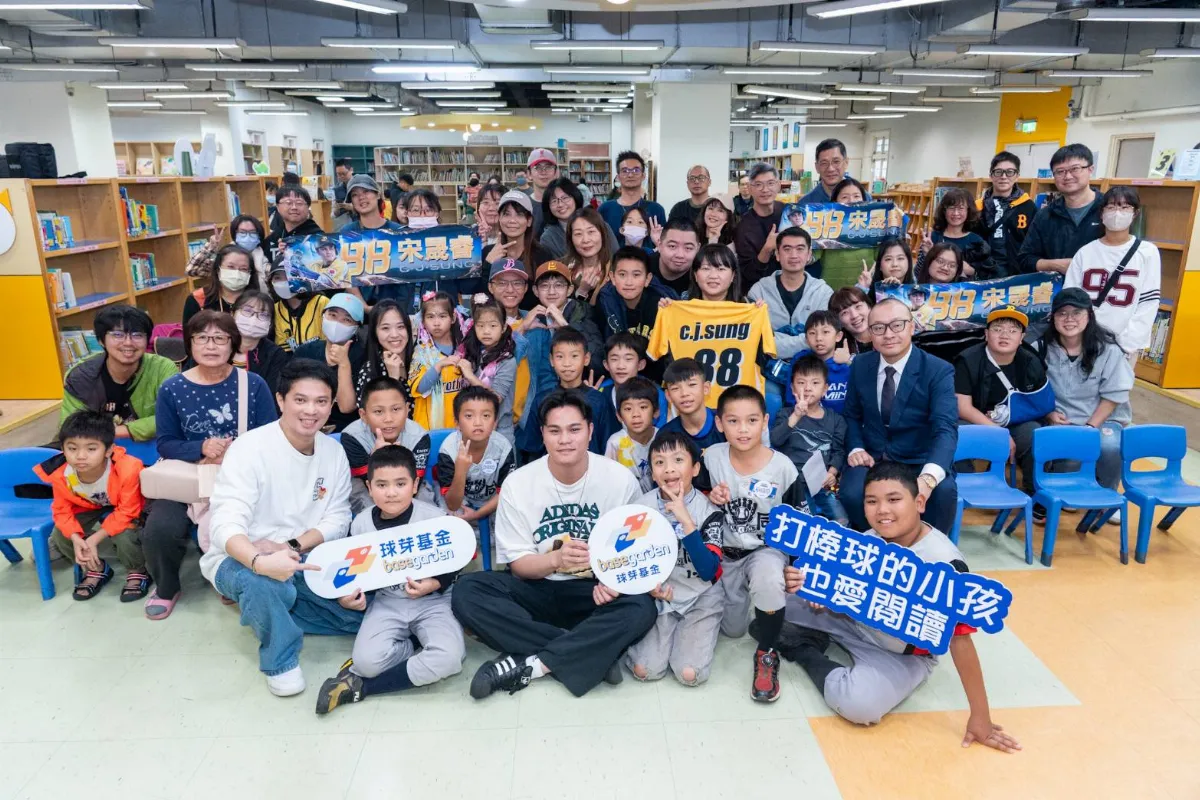 棒球／曾豪駒找球芽回饋新竹 宋晟睿傳授筆記野球
