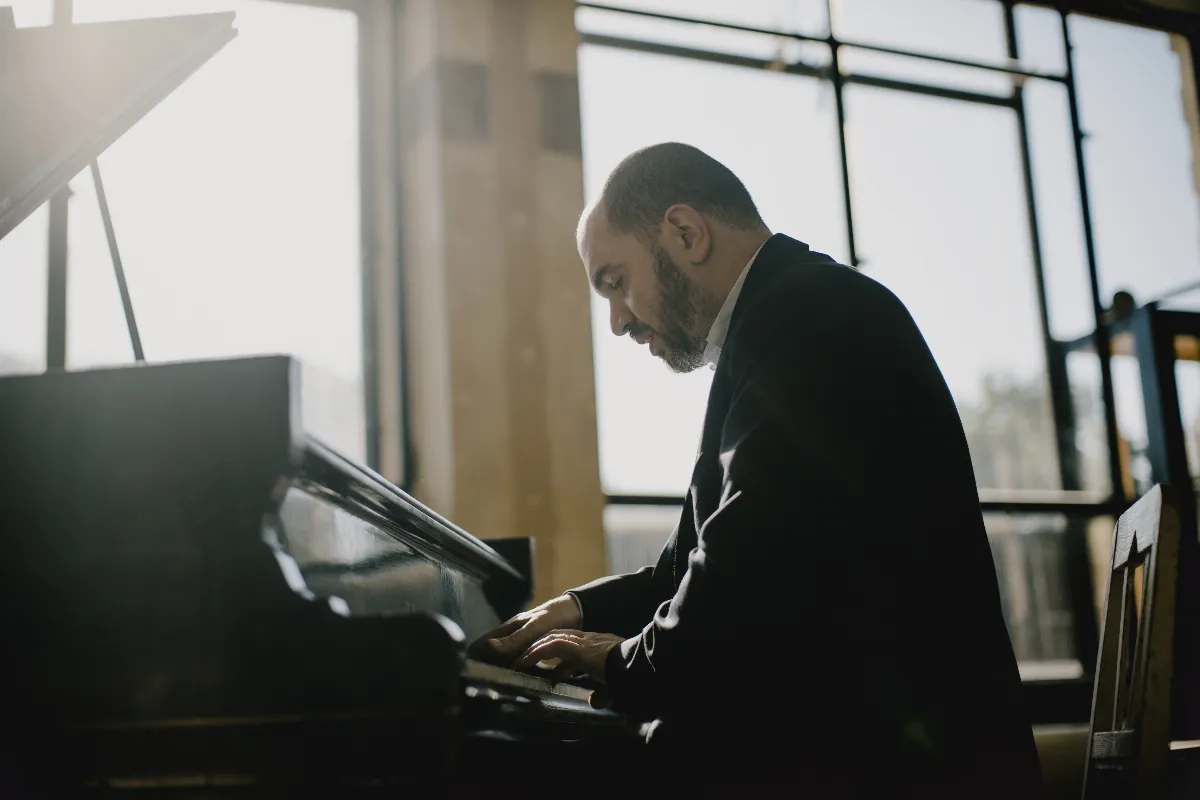 鋼琴巨星基里爾・格斯坦獨奏會今登場 打造浪漫時期極致對話